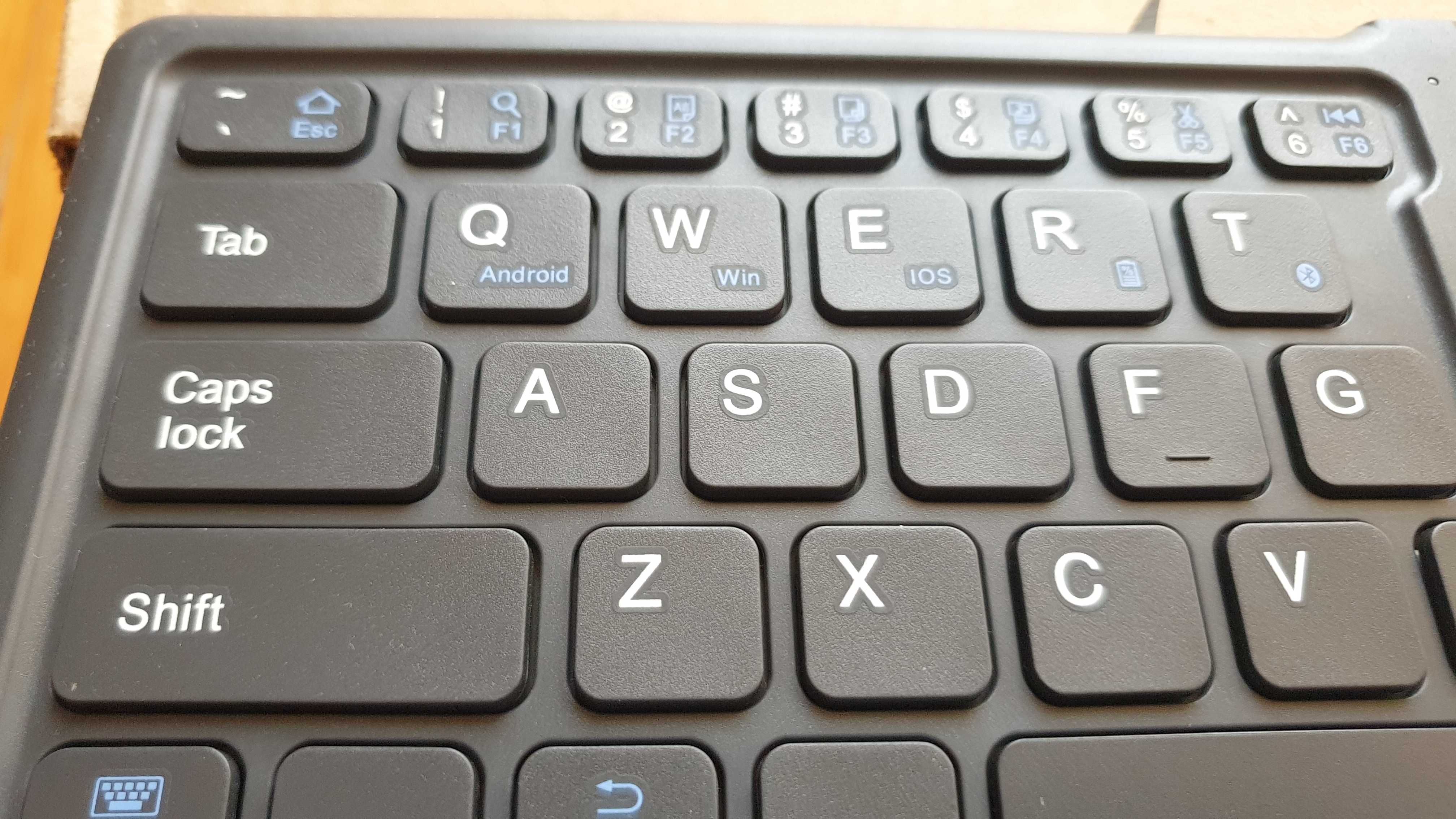 Bluetooth клавиатура Avatto Folding Mini Keyboard