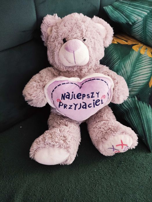 Maskotka pluszowy miś z sercem