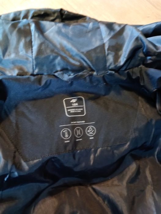 Ciepła kurtka chłopięca 4f 164cm