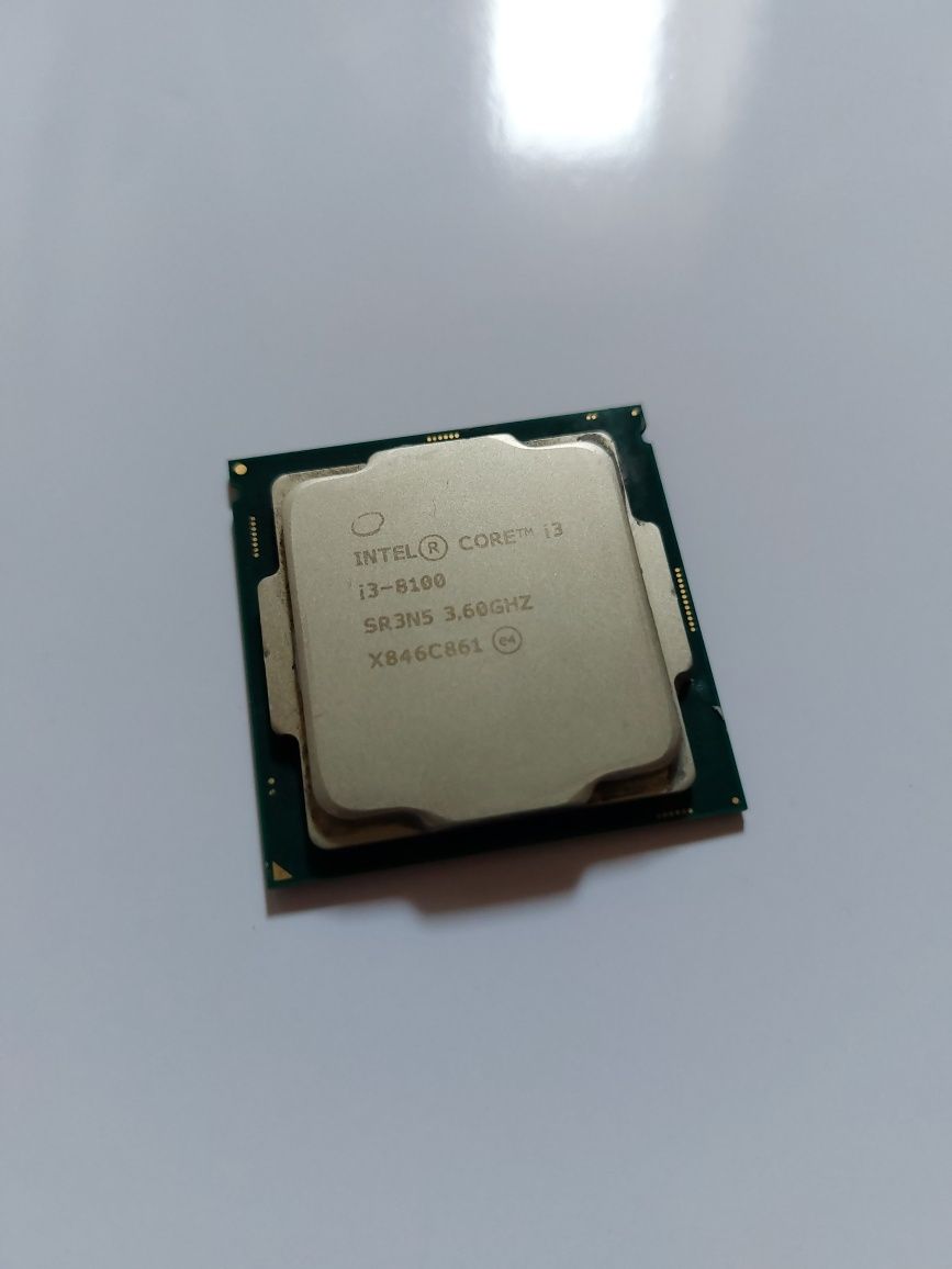 Процесор Intel core i3-8100