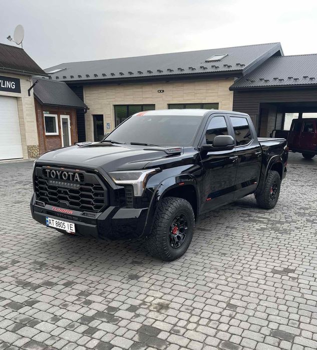 Автомобіль Toyota Tundra 2022