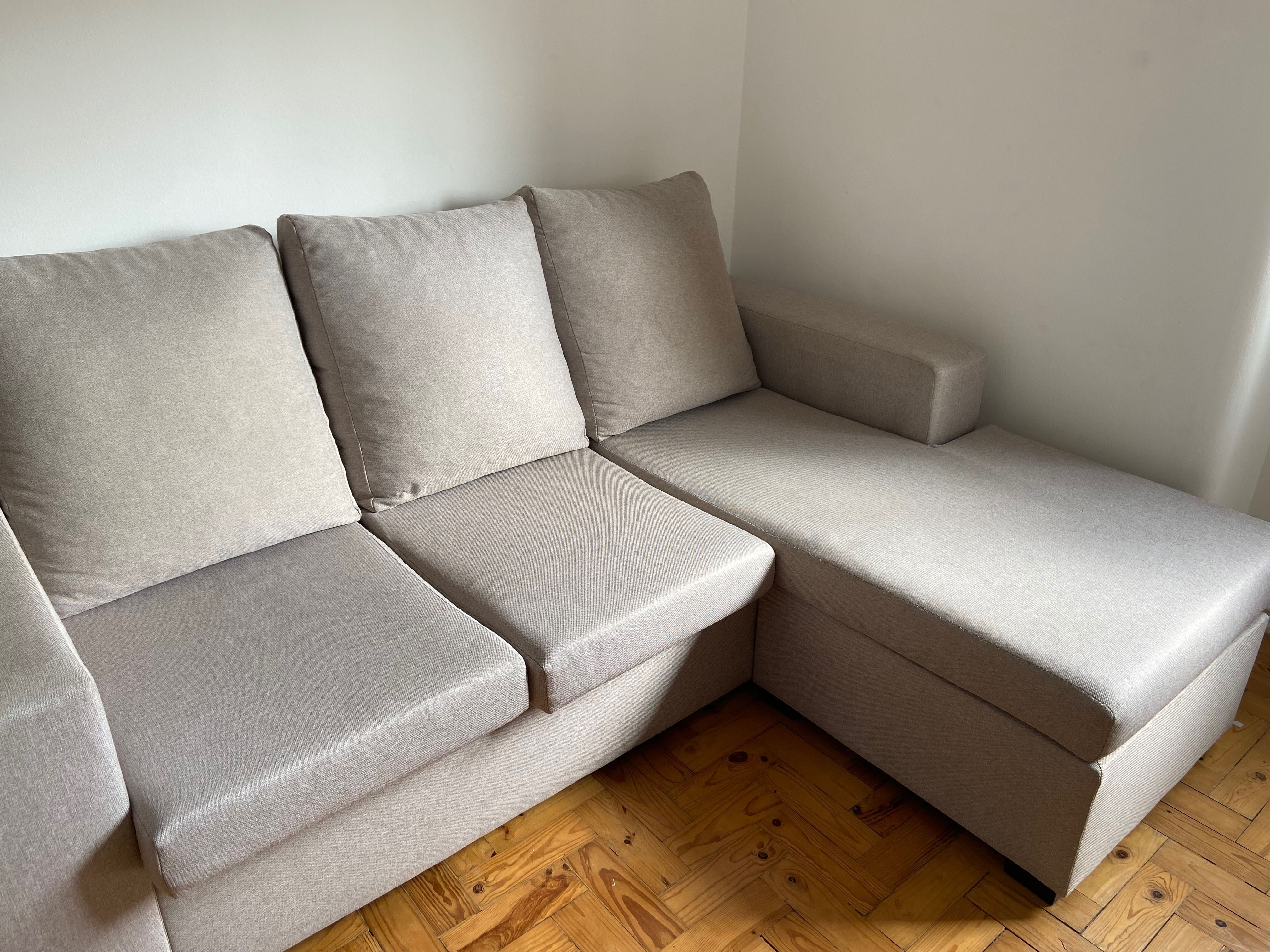 Sofá 3 lugares com chaise long reversível