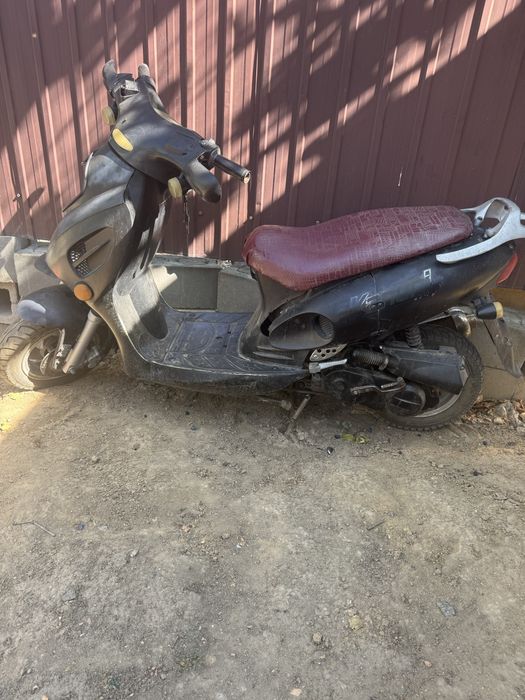 Продам мопед цілий є дефекти