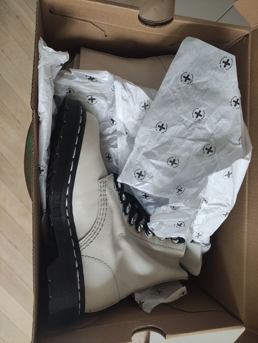 Dr Martens glany trapery buty