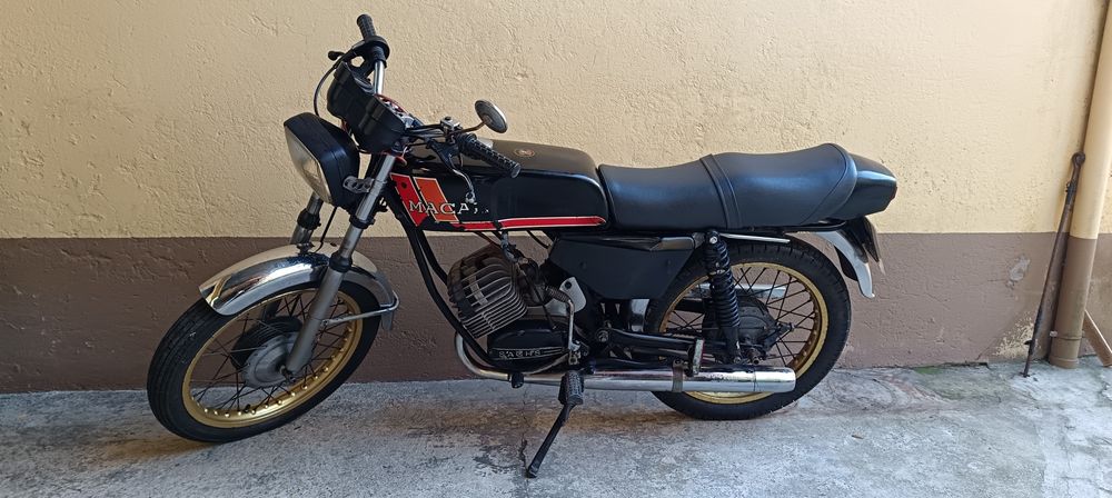 Motorizada antiga de 1981, Macal Minarelli em bom estado