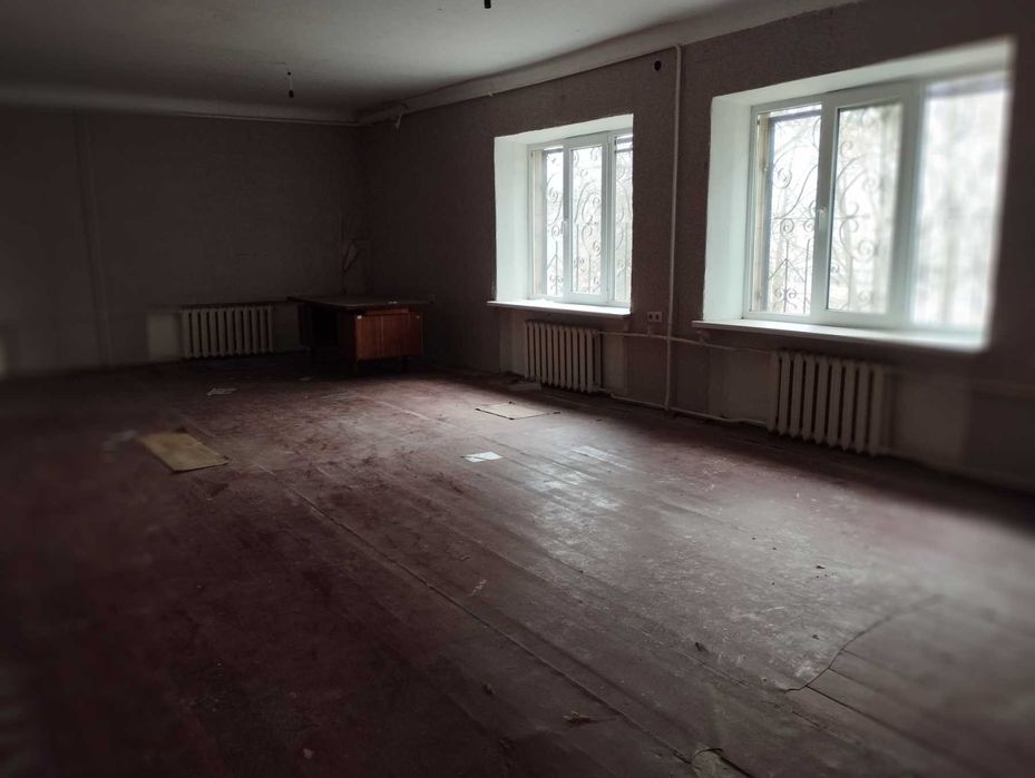 Частина нежилого приміщення, площею 276,9 кв.м, Черкаська обл.