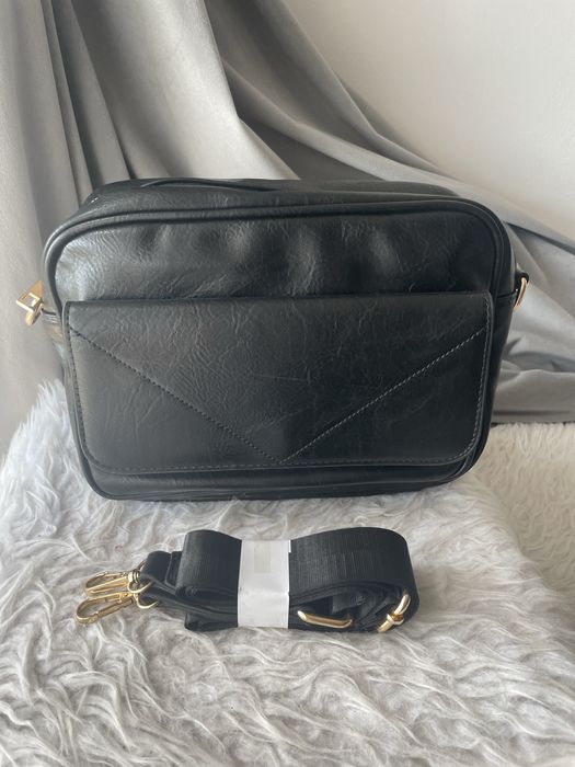 Nowa czarna listonoszka