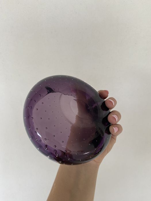 Fioletowa, masywna popielnica ze szkła Murano