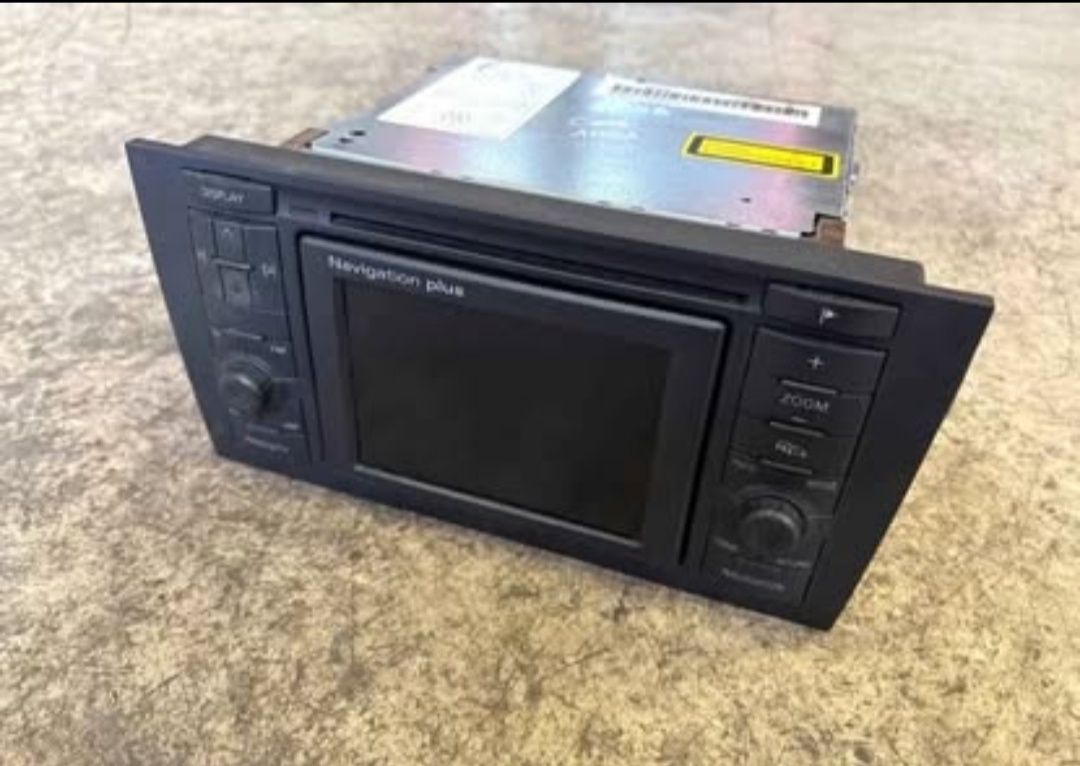 Radio Audi A4 RNS,D plus com Sistema de navegação integrado.