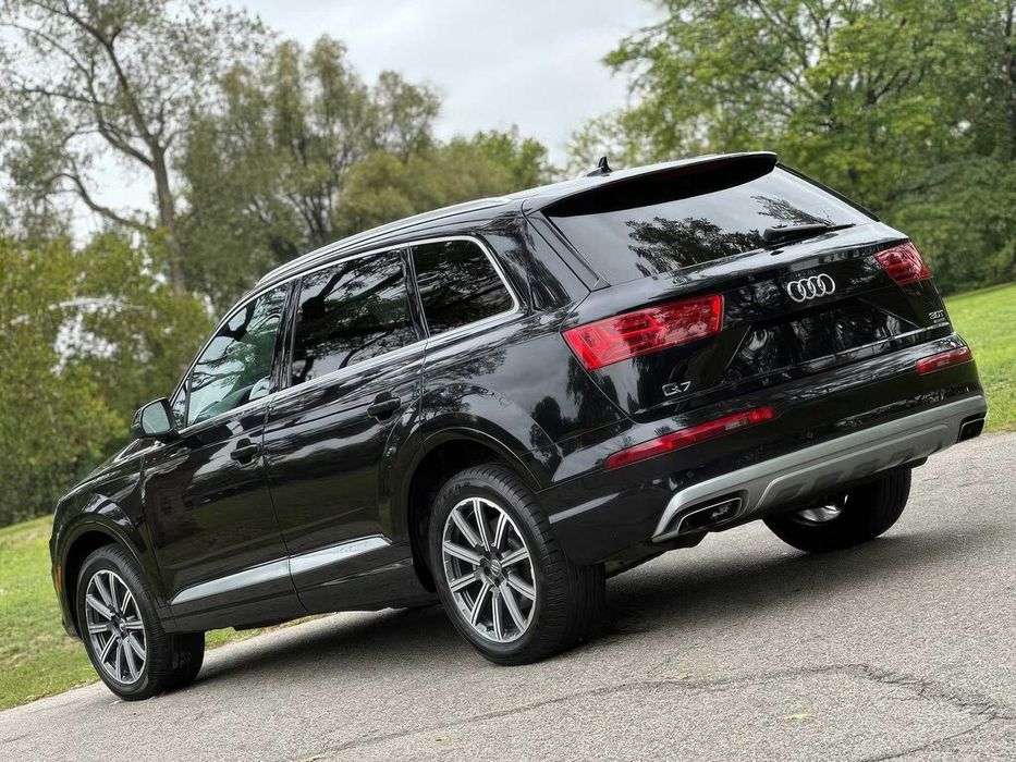 Audi Q7 quattro Premium Plus      2017