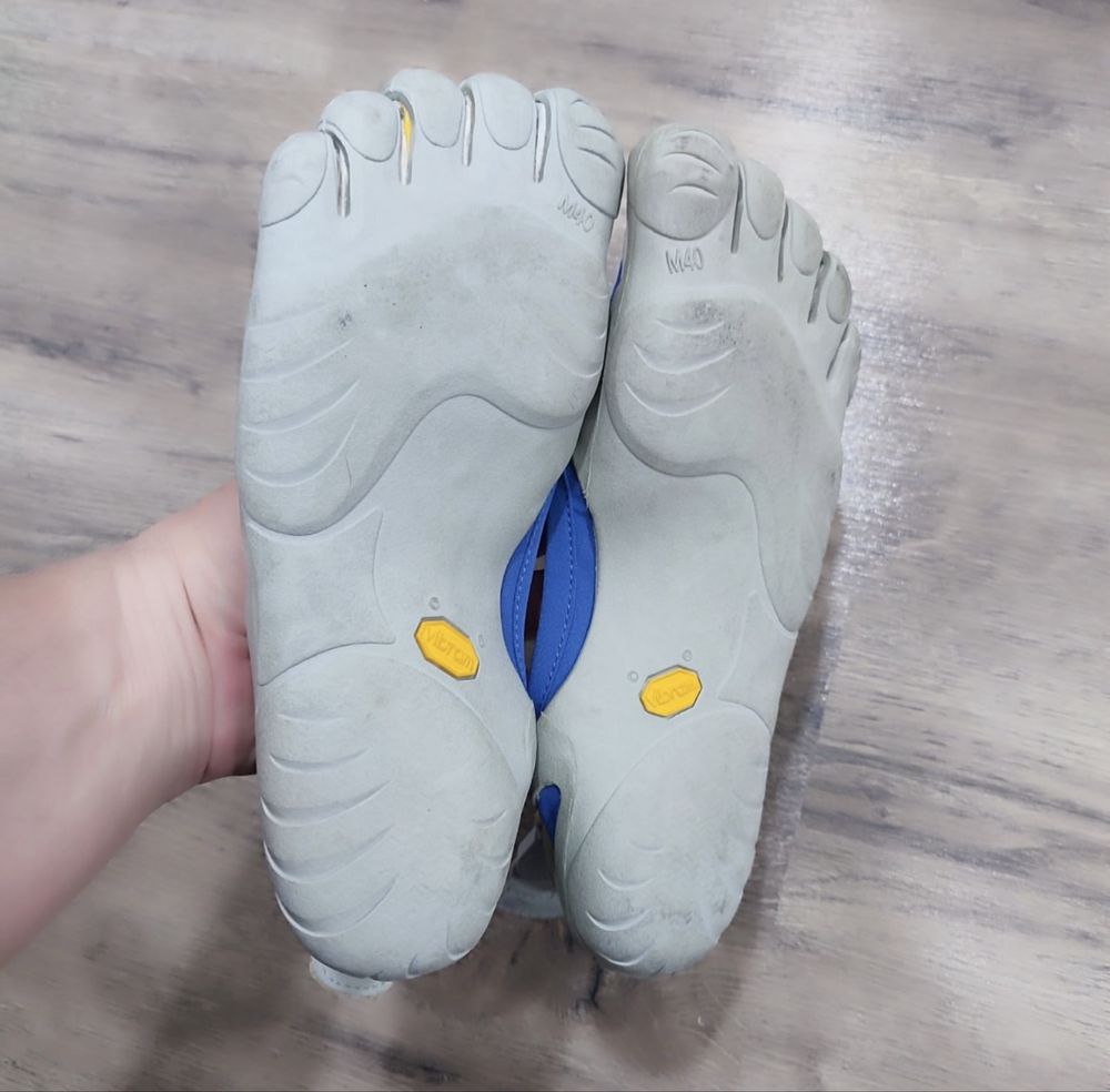 Vibram Fivefingers 40 р
