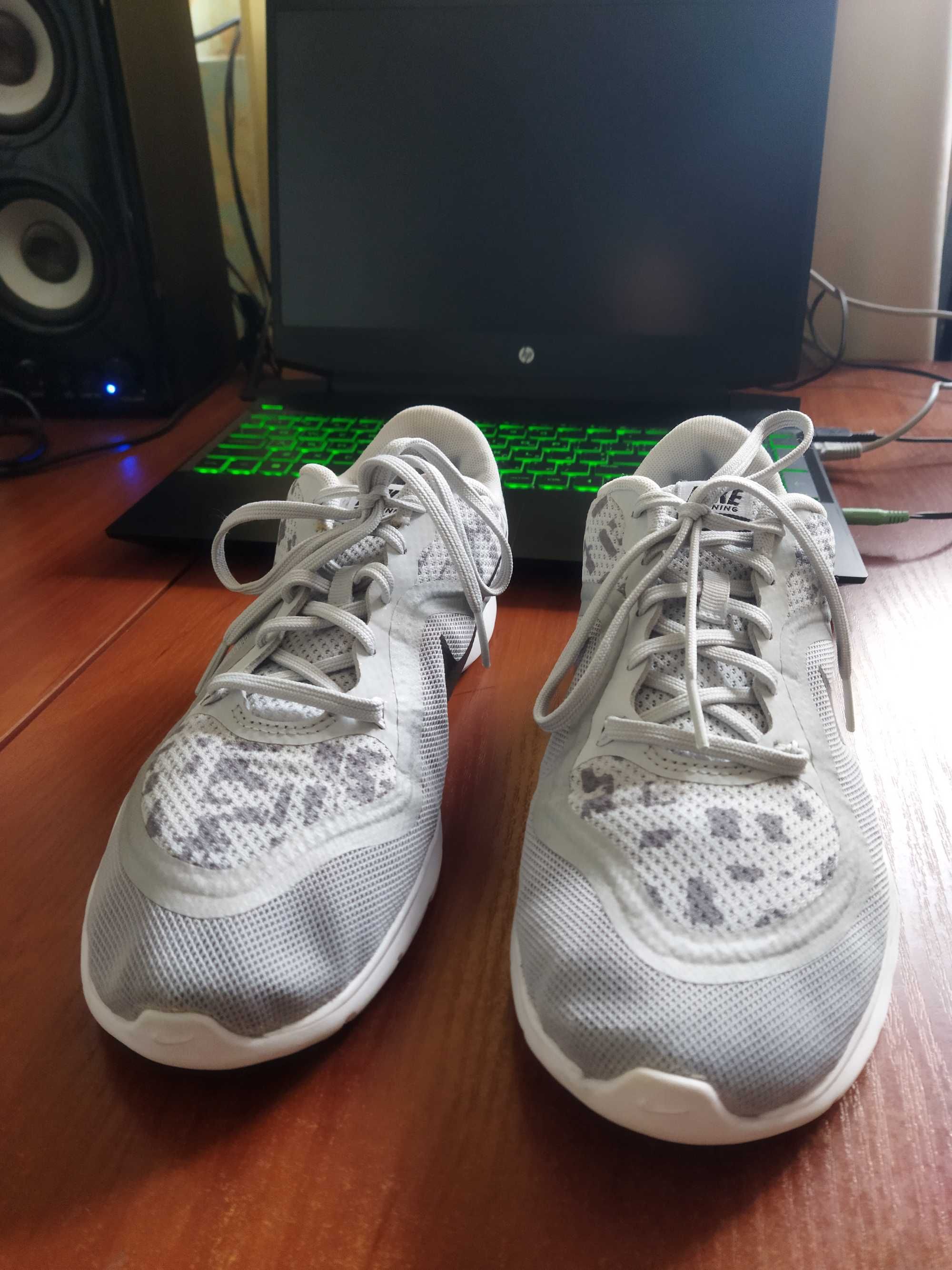 Кросівки Nike FLEX TRAINER