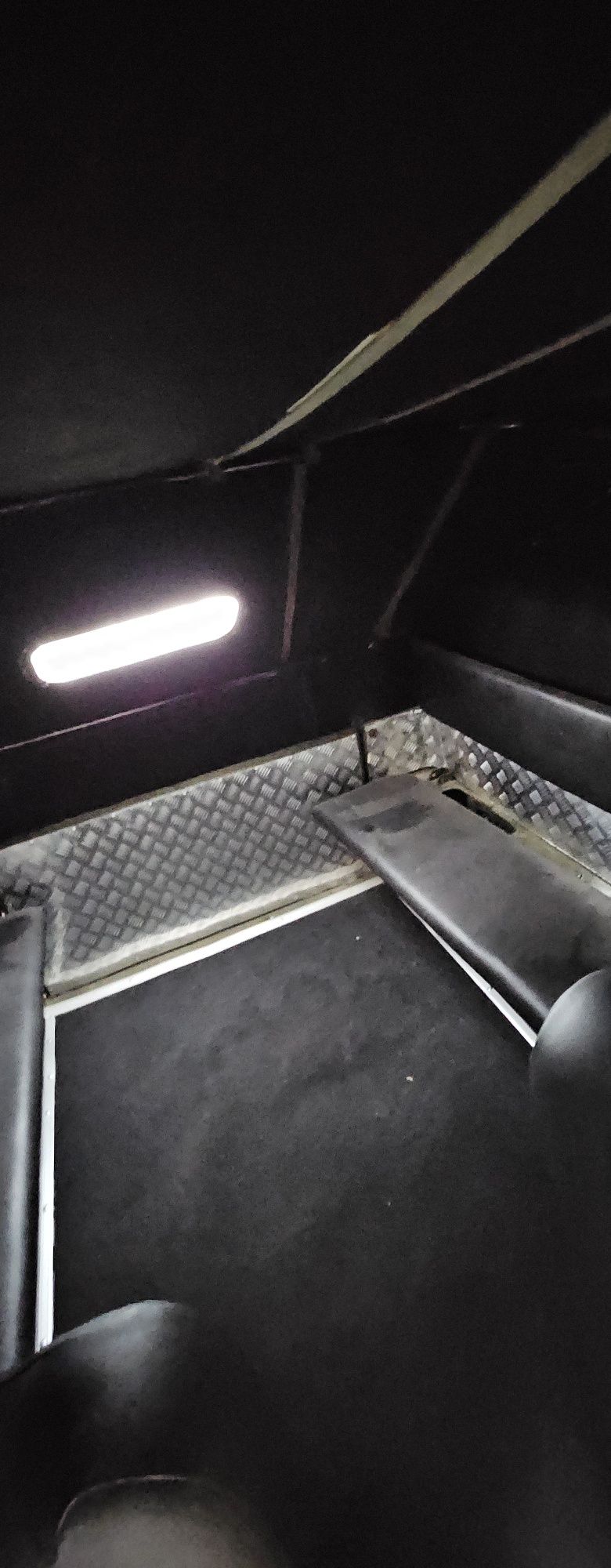 Газ 69 в ідеалі повністю відреставрований , та дорого викрашений