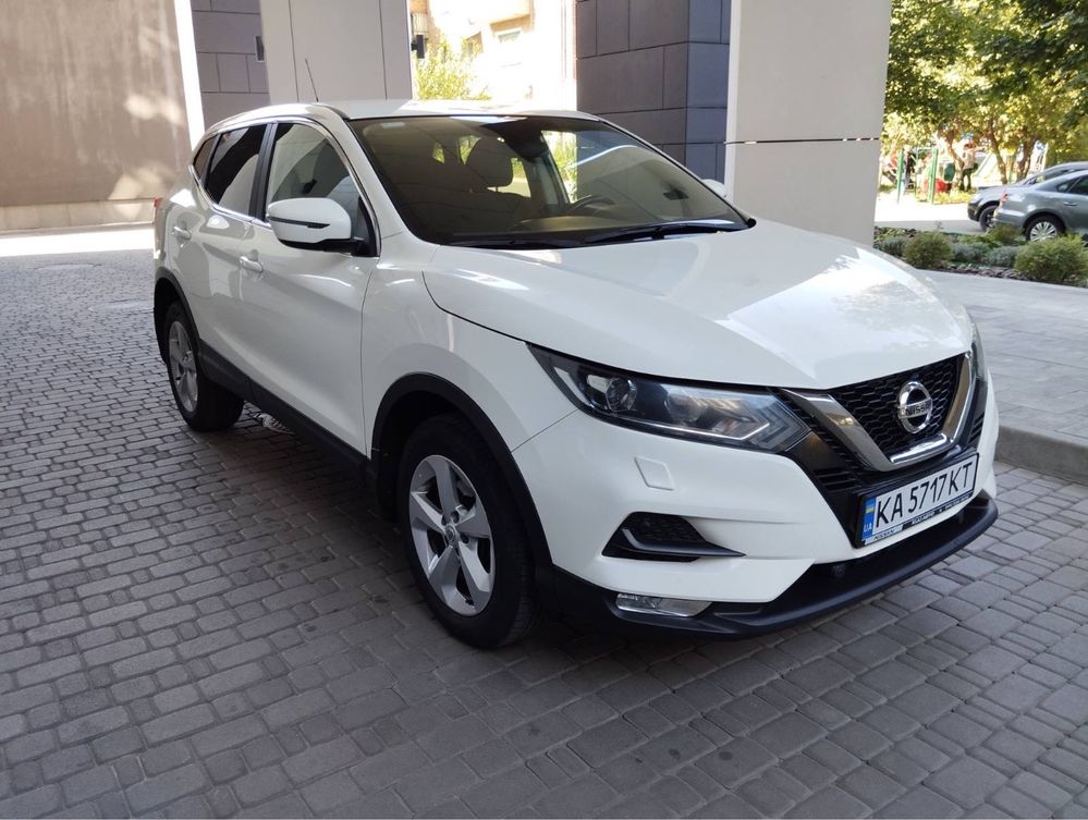 Nissan qashqai офіційний 2018 року в рідній фарбі без пошкоджень