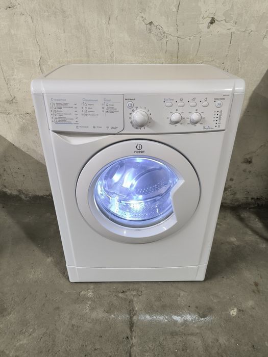 Пральна/стиральная машина Индезит 5кг.Ціна та фото реальні.