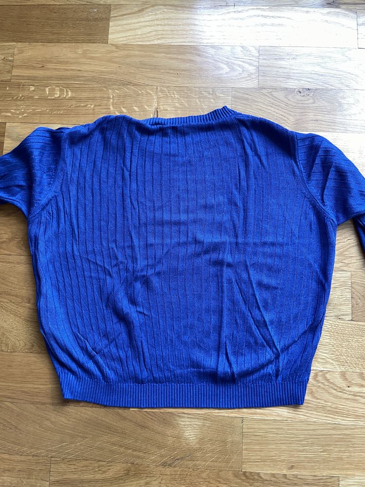 Kobaltowy sweter damski z wiskozy