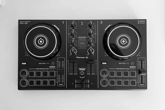 Pioneer DJ DDJ-200, LEPSZY splitter audio