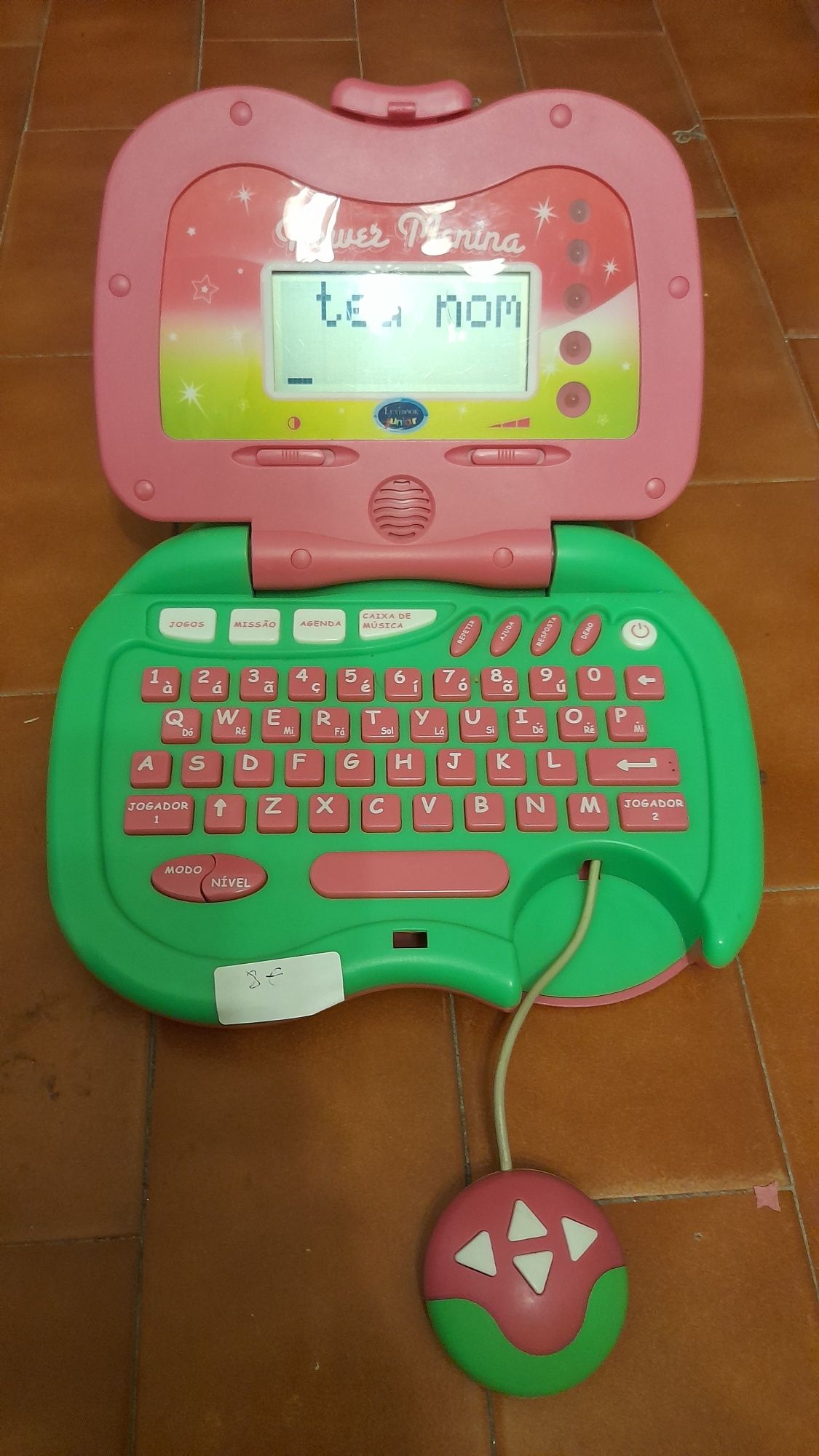 Computador infantil para aprender letras e números