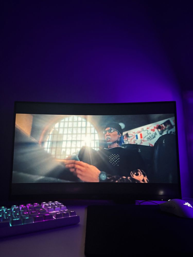 Monitor AOC Curvo 240Hz