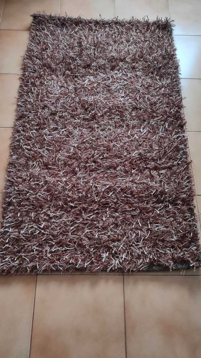 Tapetes Castanhos e Beges