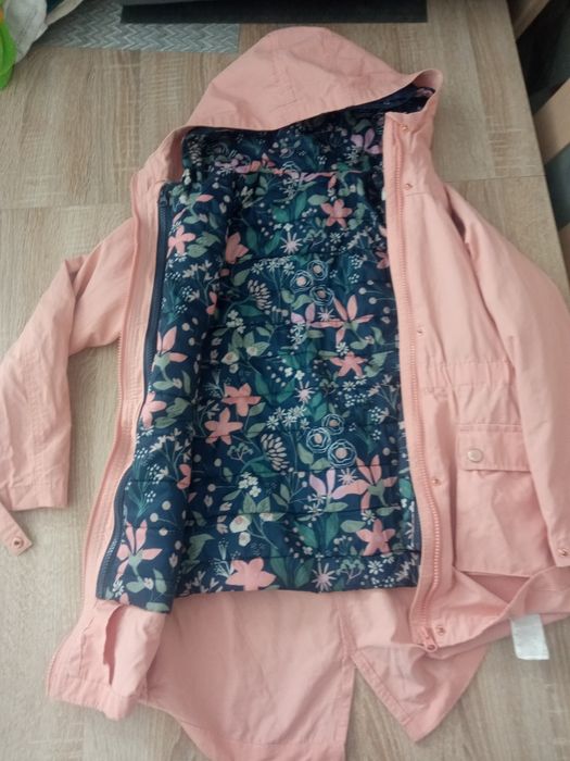 Kurtka z kapturem dla dziewczynki 3w 1.