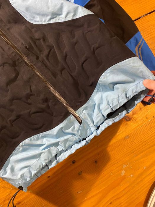 Вітровка gore-tex із надувним клапаном