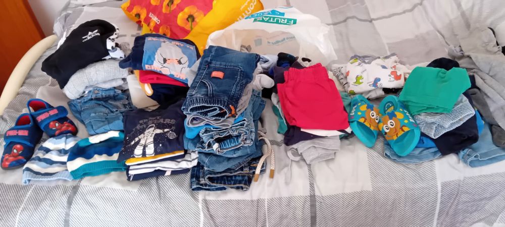 Lote roupa bebé/criança 2/3/4 anos (72 peças)