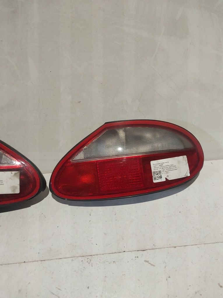 Jaguar XK 8 tylna lampa tył prawa lewa prawy lewy