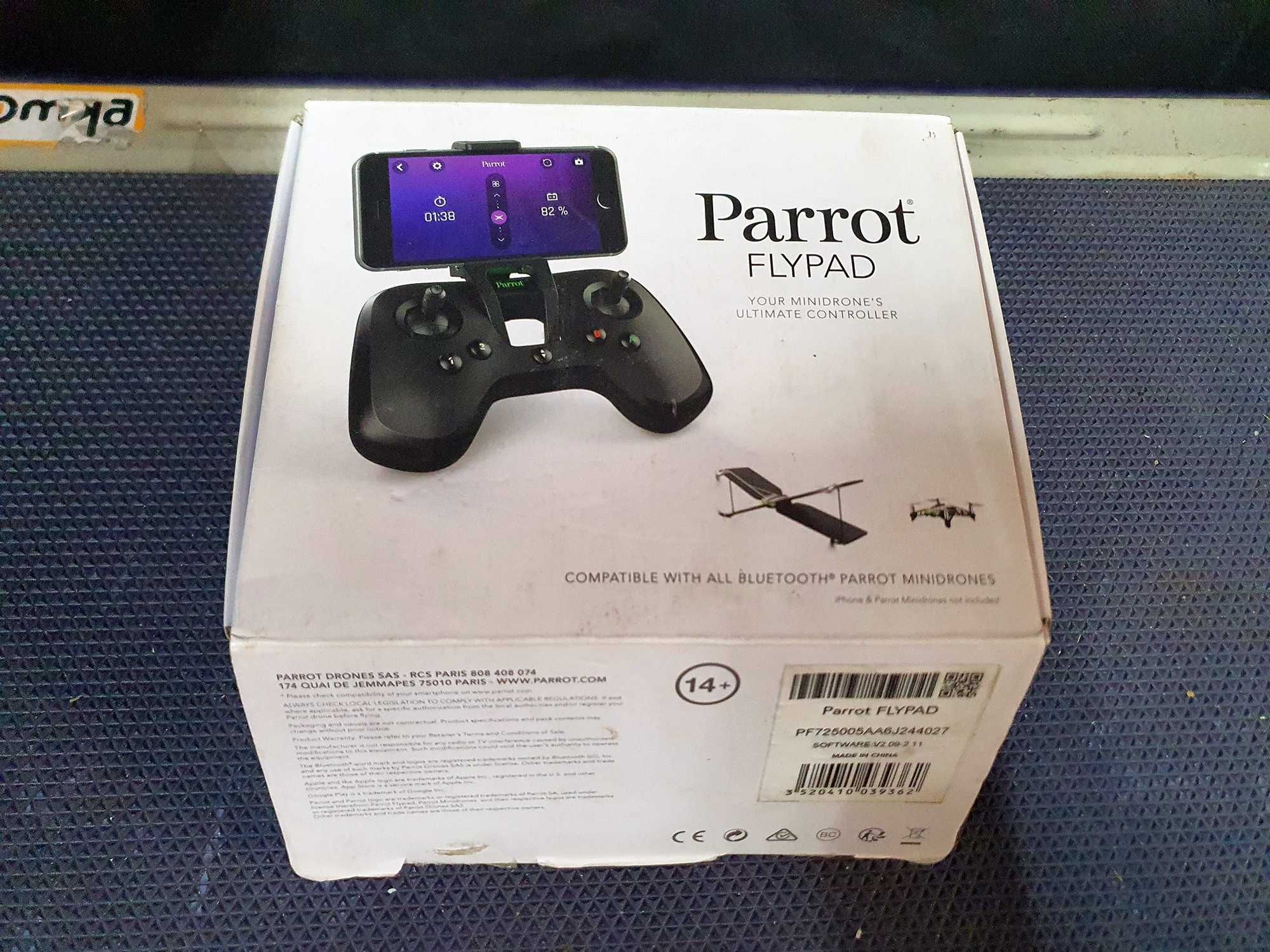 Comando Parrot Flypad na caixa