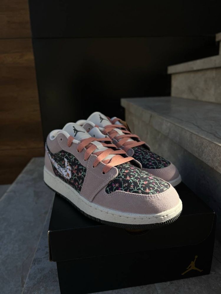 Жіночі кроссівки Jordan 1 Low 'Canvas Floral' Sneakers