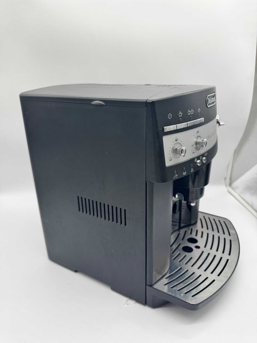 Ekspres DELONGHI ESAM 3000.B MAGNIFICA 1450W od loombard milicz