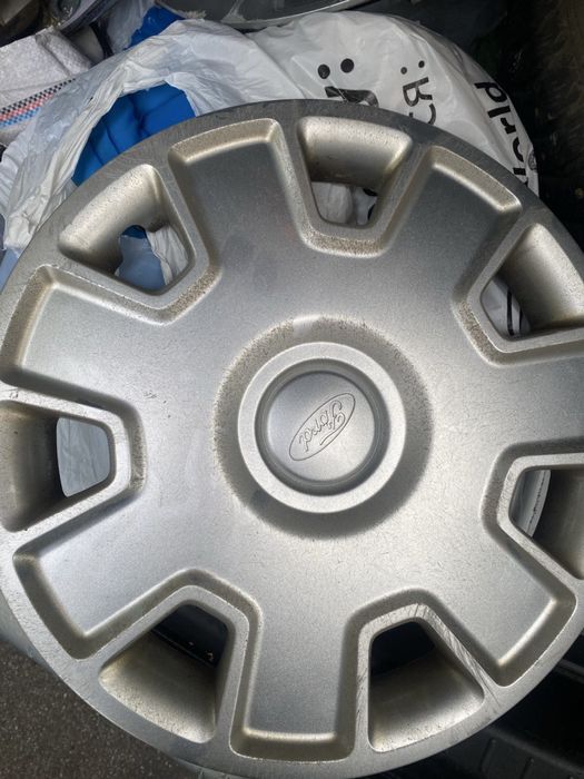 Продам ковпак Форд R-14