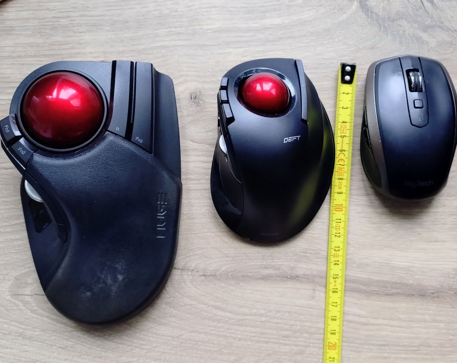 Trackball Elecom DEFT, 7 przycisków