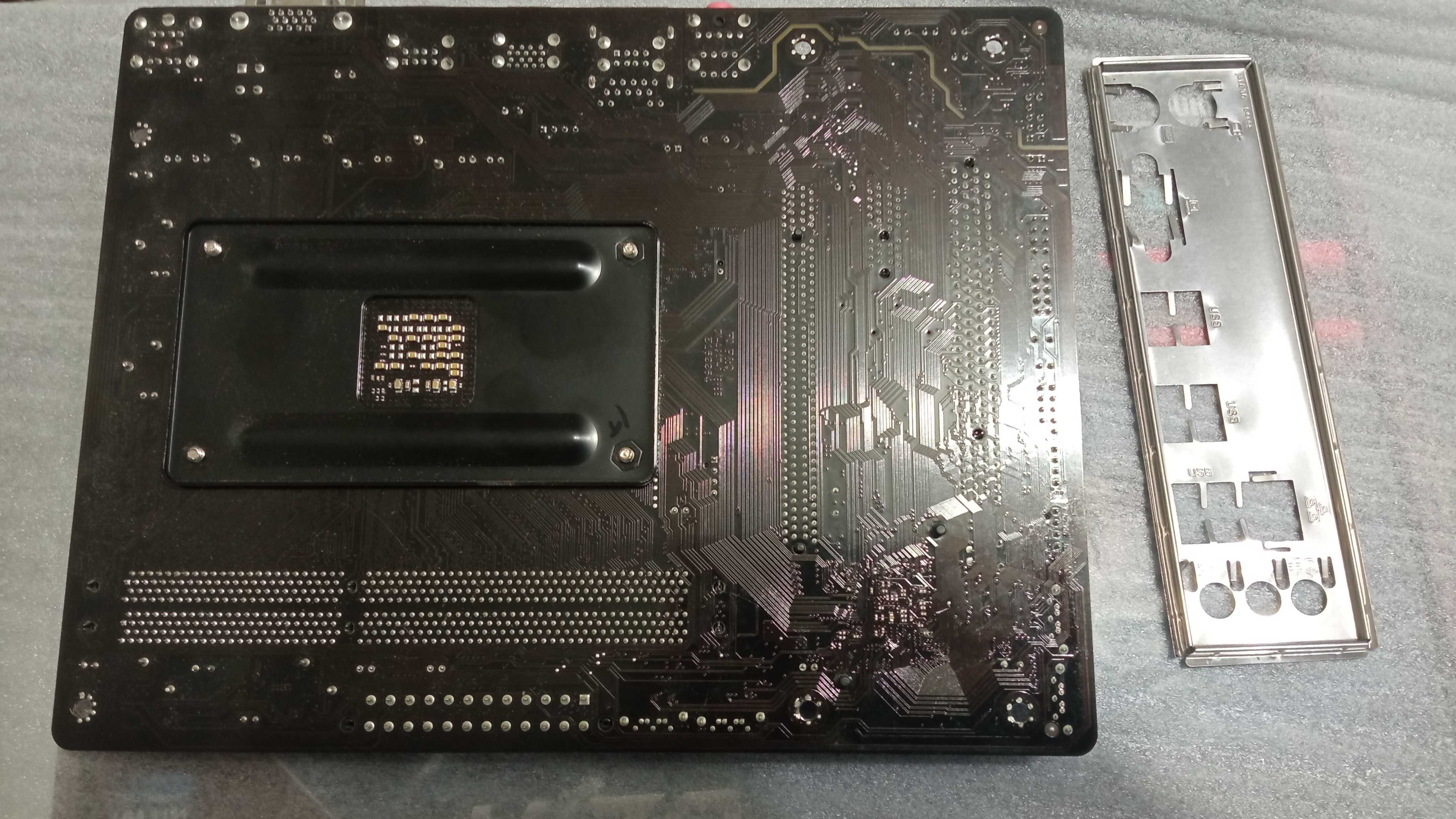 Материнская плата Gigabyte GA-F2A68HM-S1 ,Rev1.1 (sFM2/FM2+, AMD A68H)