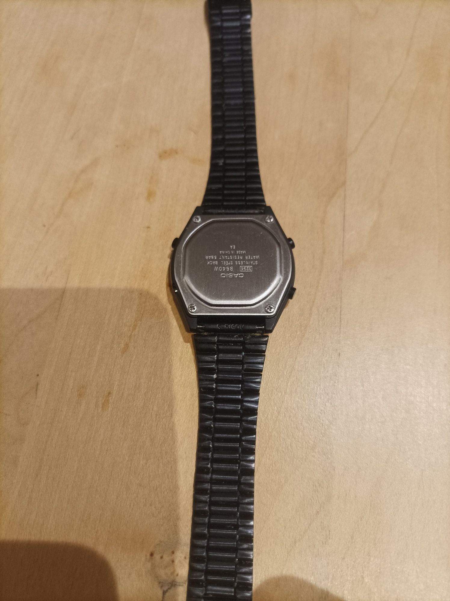 Zegarek casio iluminator czarny