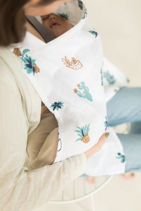 Накидка для годування