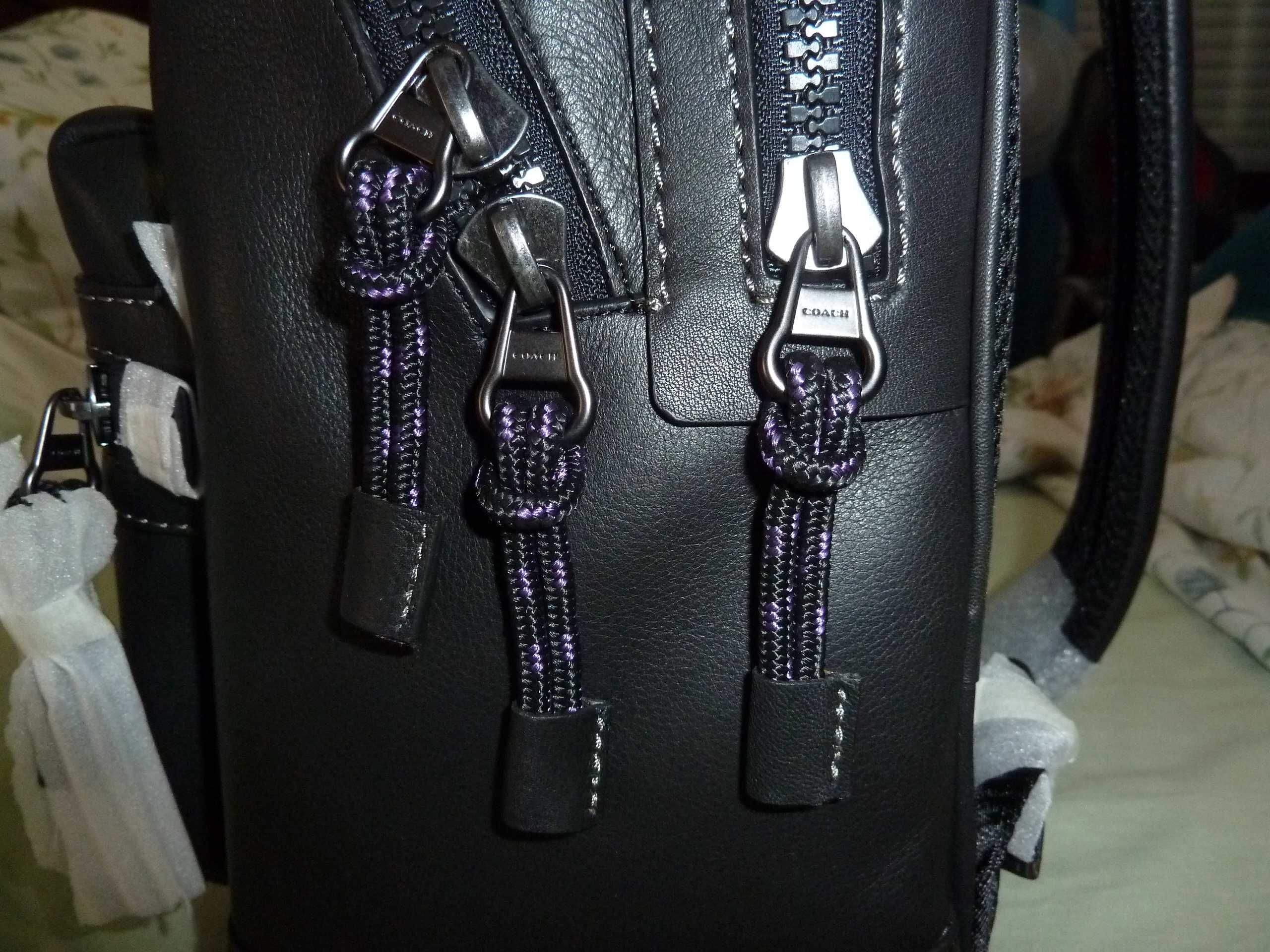 Mochila nova em pele COACH - SALDO