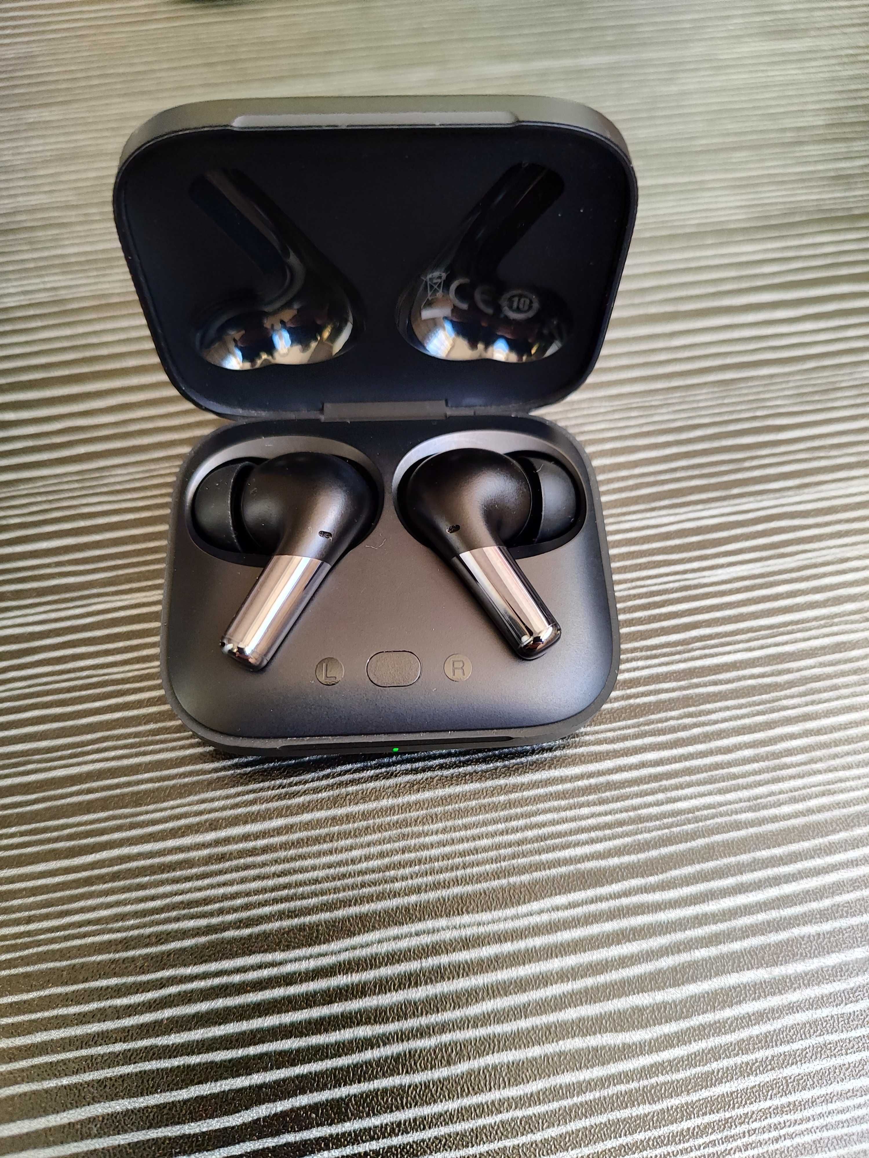 Навушники OnePlus Buds Pro