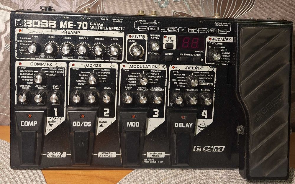 Гитарный процессор Boss ME 70