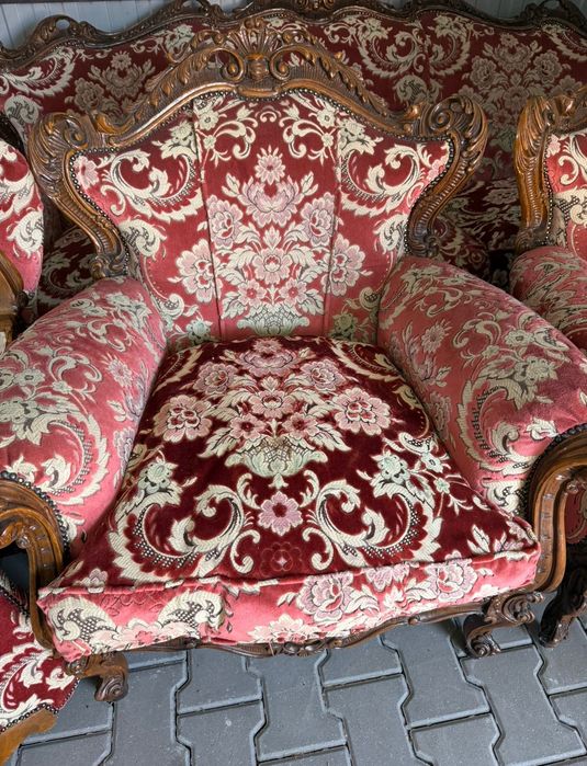 Włoski komplet wypoczynkowy-sofa dwa fotele dwa krzesła