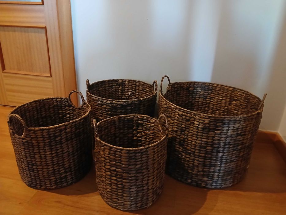 Cestos de palhinha escura