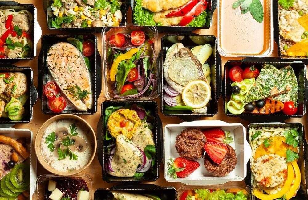 Catering: dietetyczny, okolicznościowy, bufety, usługi gastronomiczne.
