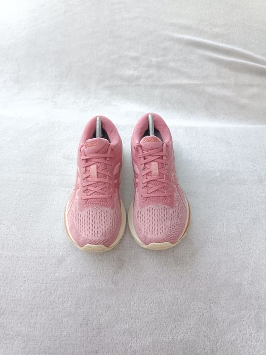 Женские кроссовки беговые ASICS р40