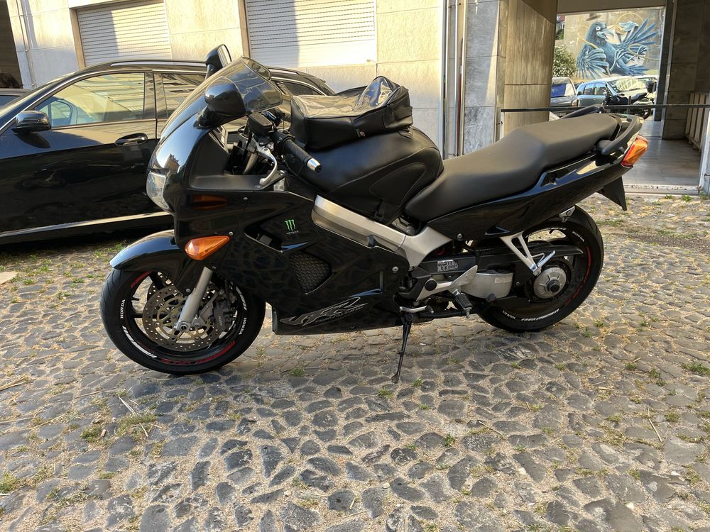 VFR800 fi 1998.