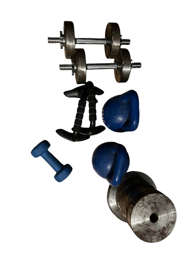 Siłownia obciążenia, atlas, ławka, gryf, hantle, kettlebell