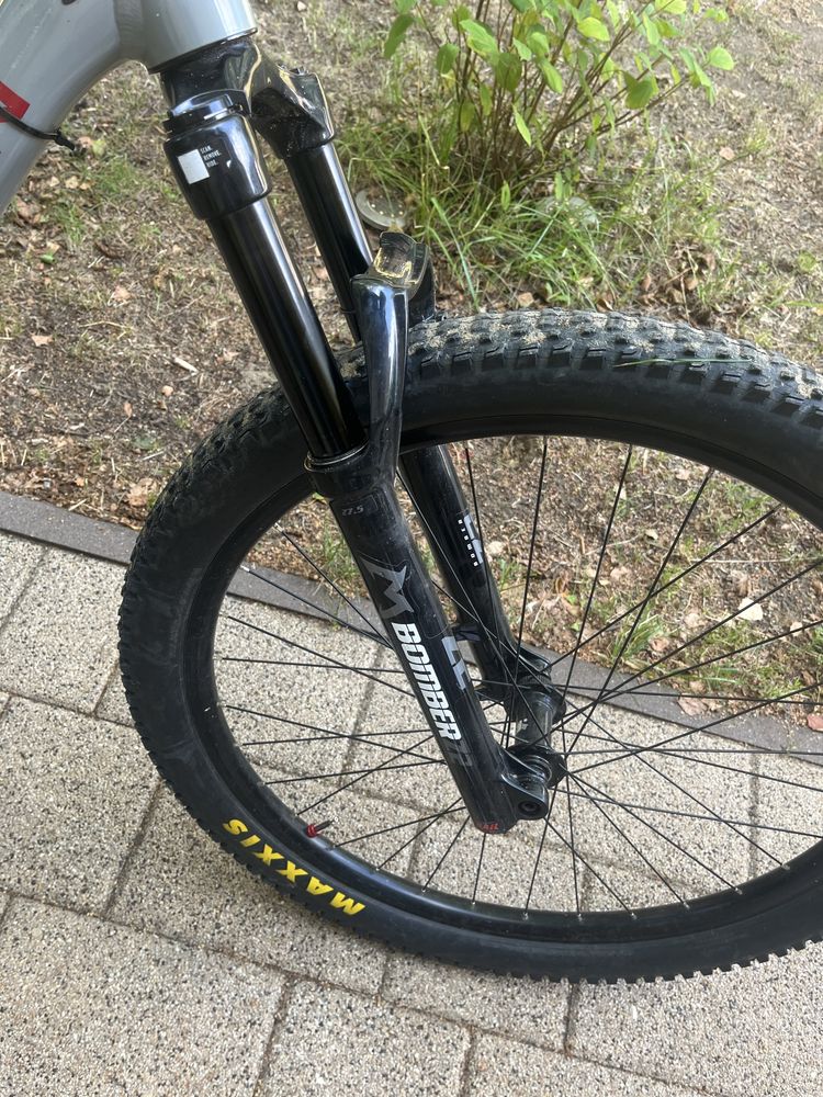 marzocchi bomber z2 140mm 27.5