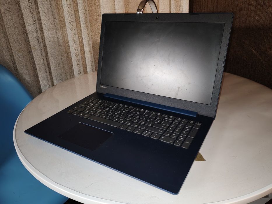 Ноутбук Lenovo i3-7020u 8gb ОЗУ 256 гб места