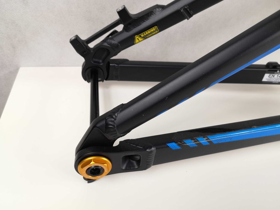 Nowa rama BERGAMONT Straitline team DH / S / 26"