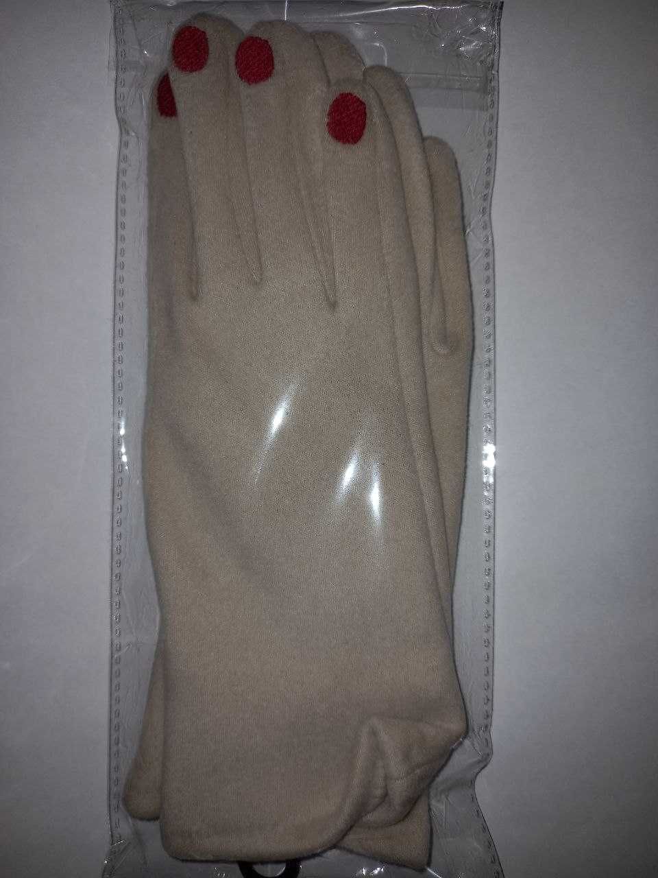 Рукавички з манікюром трендові бежеві сенсорні перчатки с маникюром