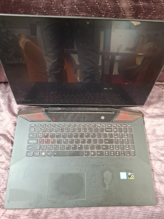 Laptop gamingowy lenovo